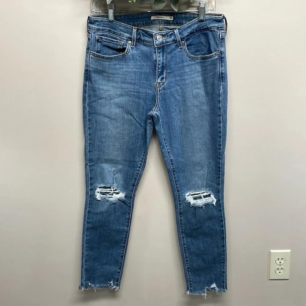 Levi’s 711 Skinny Denim Jeans Distressed Raw Hem W30
